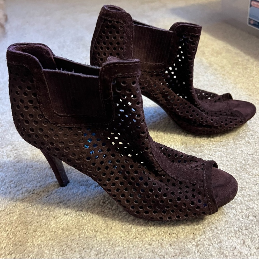 Sz 37 barely worn Pedro Garcia booties